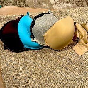 44 DDD CACIQUE BRA BUNDLE-GENTLY USED